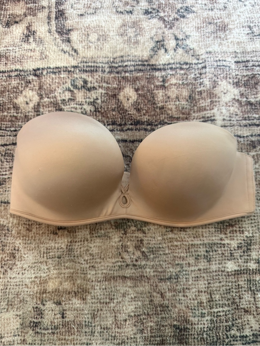 Victoria’s Secret Nude Strapless Padded Underwire Bra Size 32C